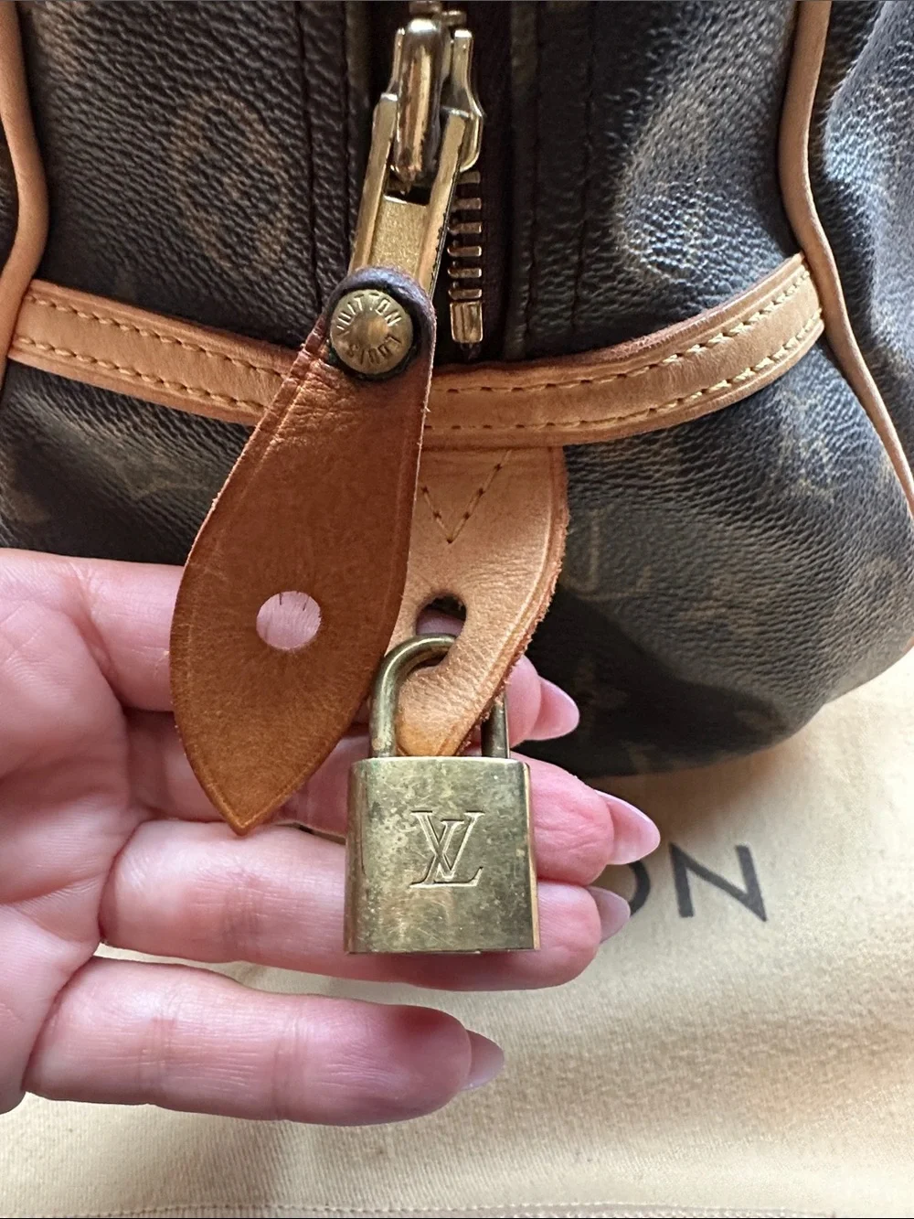 LOUIS VUITTON Montorgueil GM Shoulder Bag Purse Monogram Brown with Lock